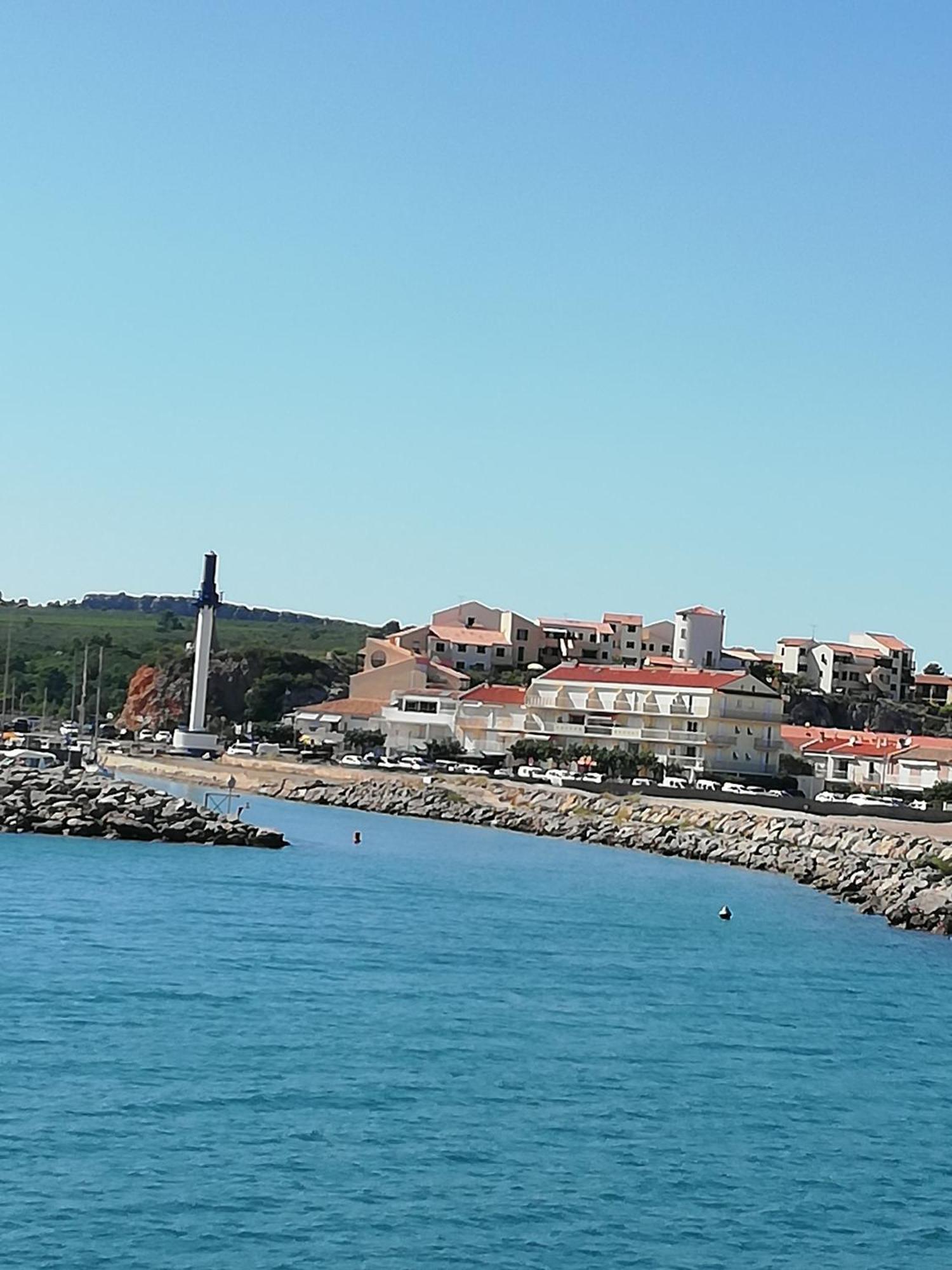 Superbe Appartement Avec Vue Sur Mer Et Port, Parking Prive Saint-Pierre-la-Mer  Exterior photo